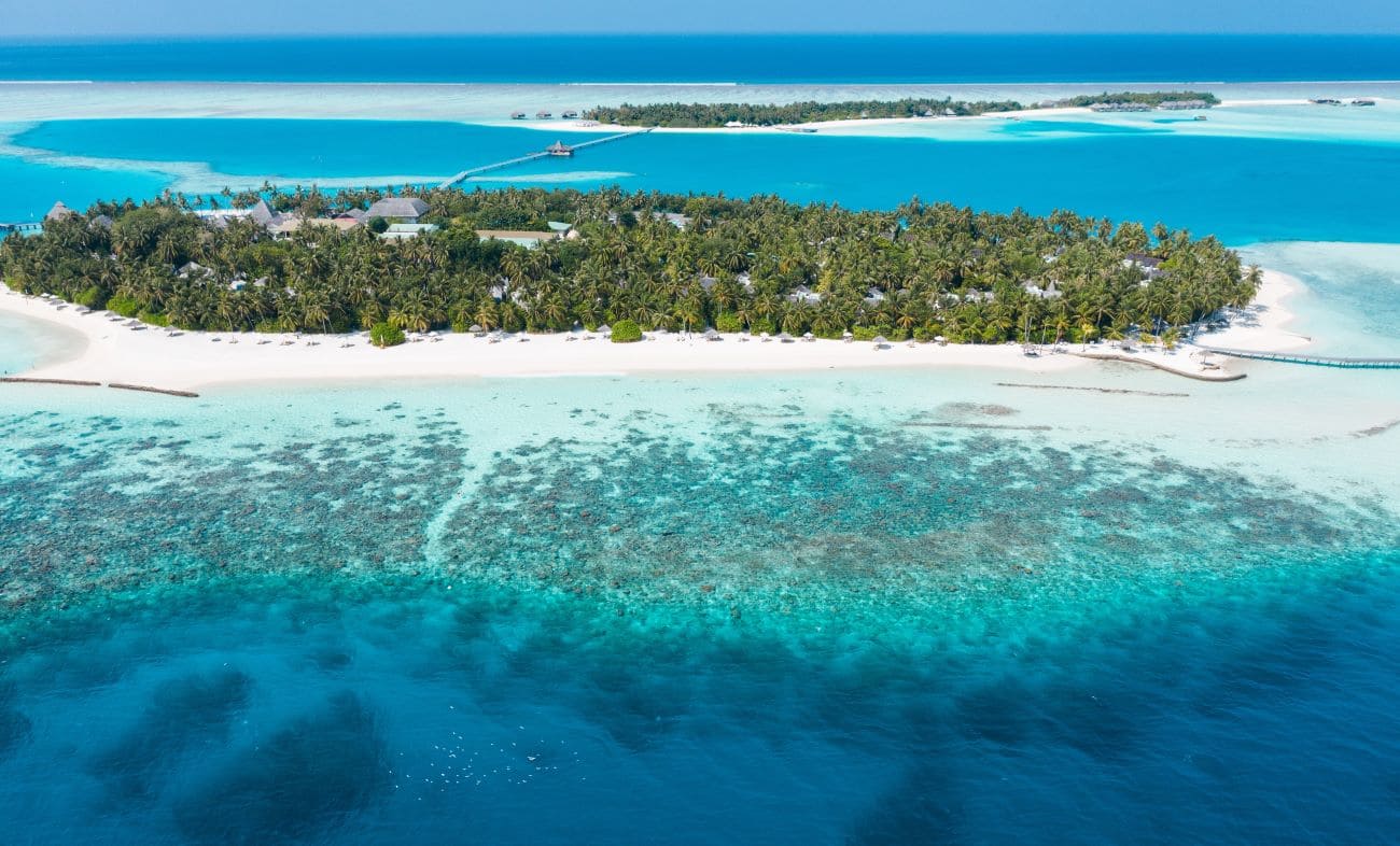 Conrad-Maldives-island-reef