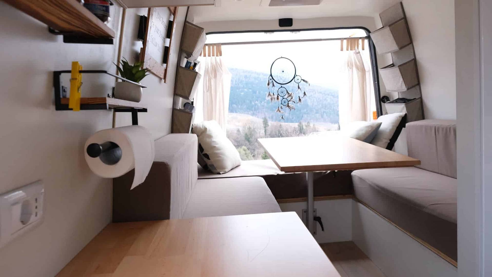 VERSIONE dinette - letto convertito furgone camperizzato