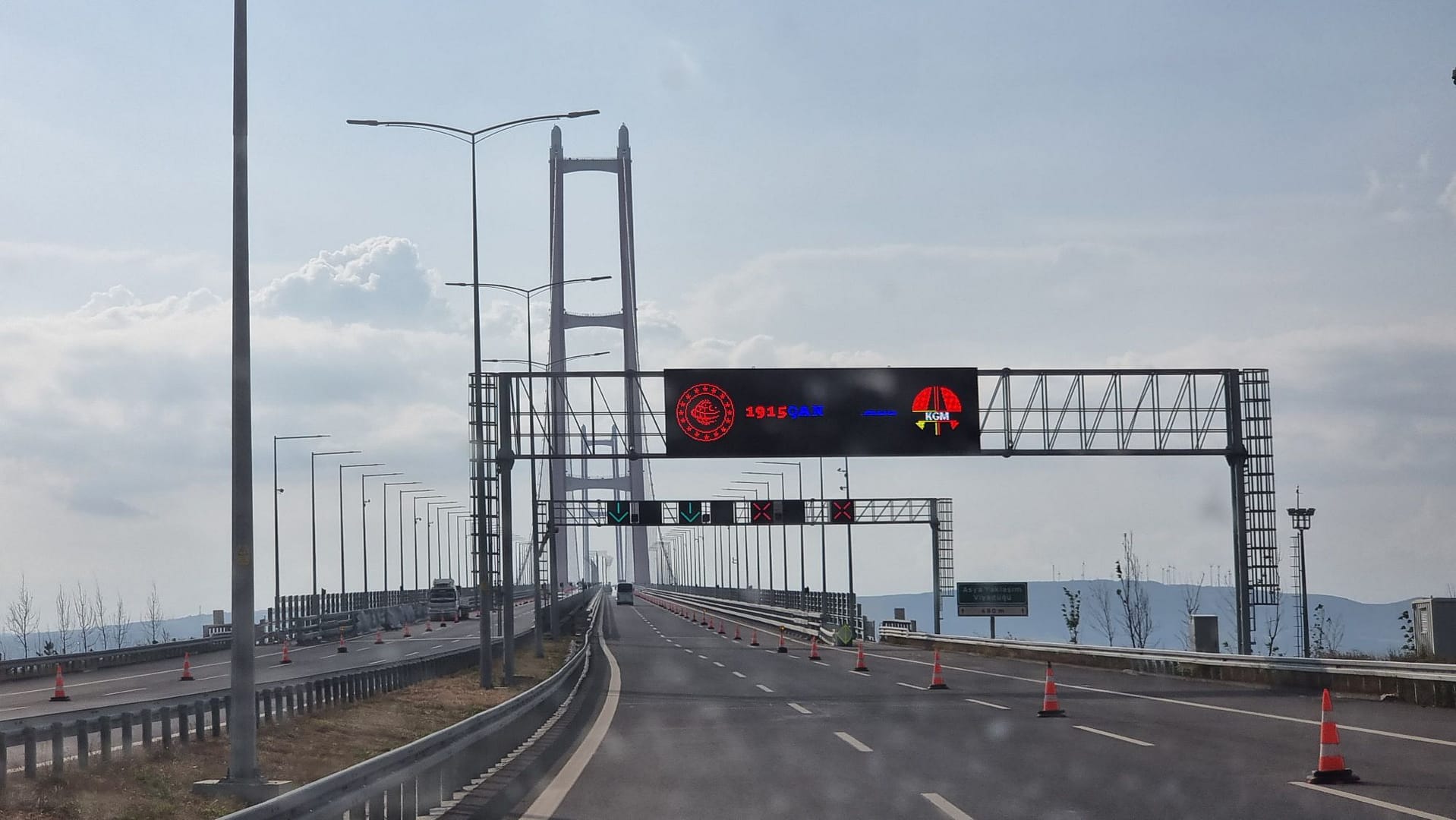 ponte autostradale turco con pedaggio